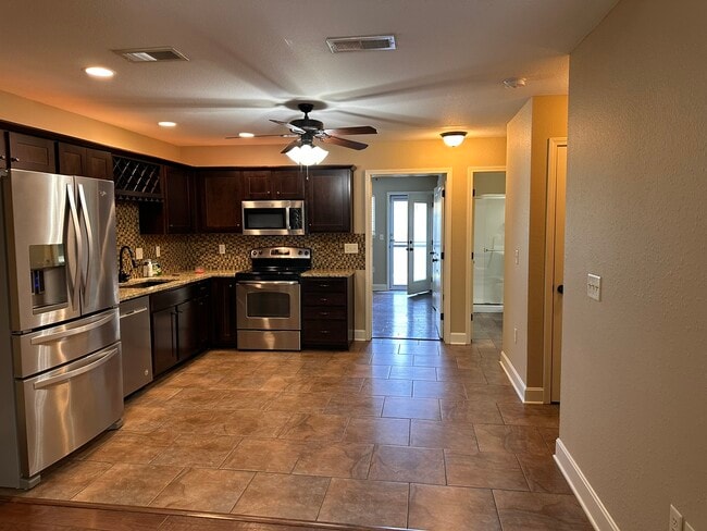 Photo - 12310 Hunter Dr