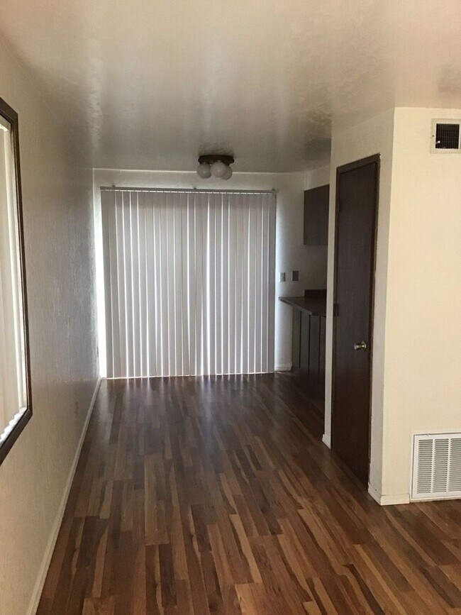 P0150 1857 Inner Cir. Medford OR 97504, 4 Apartment Unit 1857 Inner