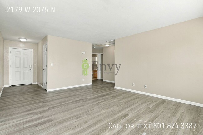 2179 W 2075 N