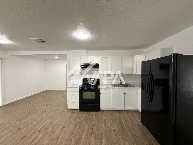 Photo - 7403 Castle Crown Dr