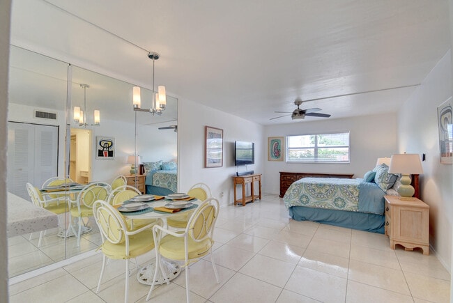 Building Photo - 550 SW 2nd Ave Unit 125