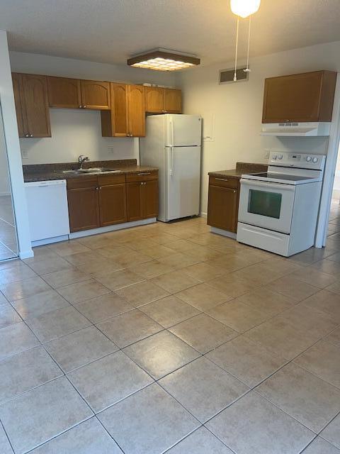 Photo - 641 Executive Center Dr