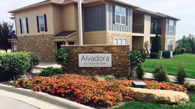 Lush Landscapping - Alvadora Rental