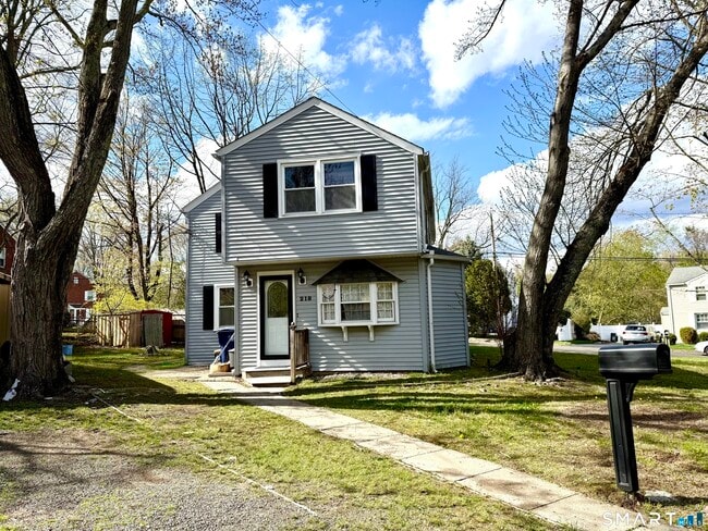Building Photo - 218 Melville Ave