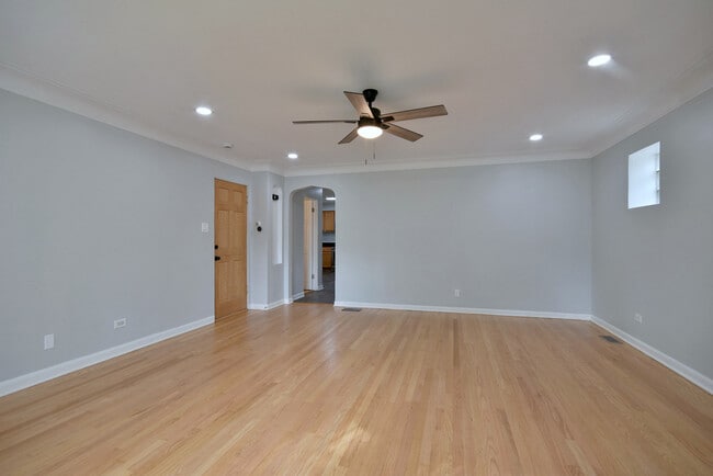 Photo - 1530 Clinton Pl