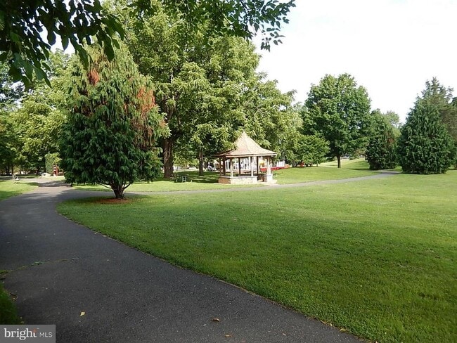 Photo - 1812 Belvedere Blvd