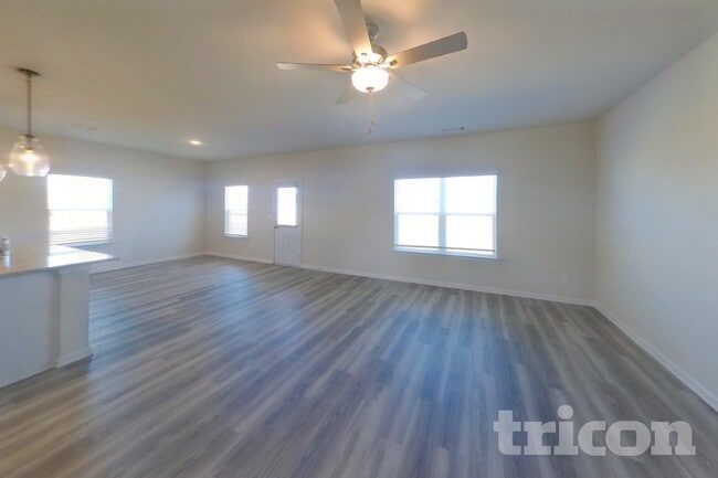 Photo - 118 Avondale Blvd SE