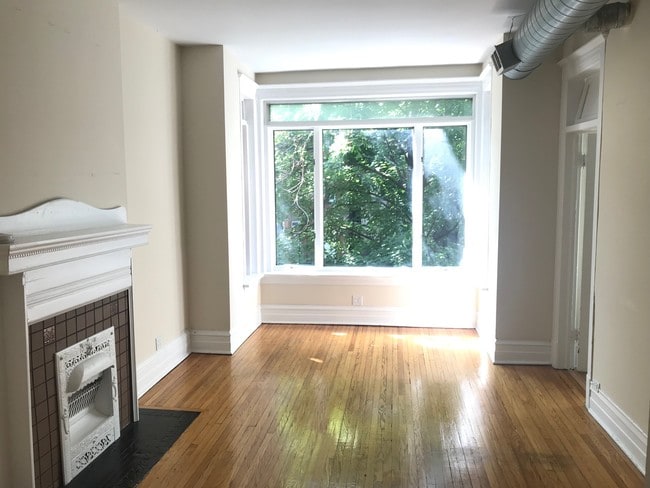 Photo - 900 W Newport Ave