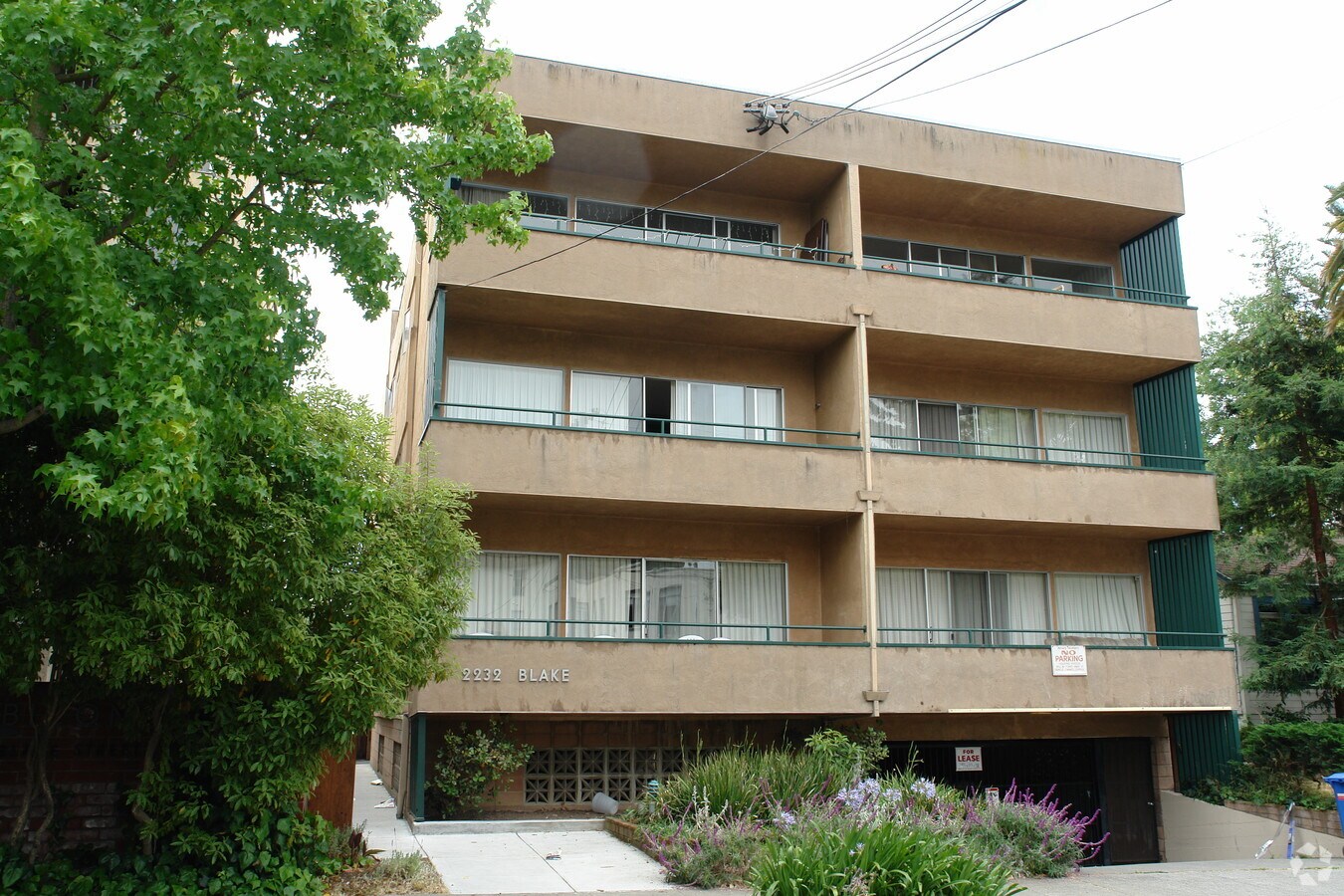 Photo - 2232 Blake Street