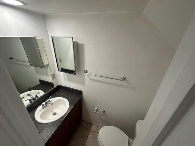 Photo - 3552 Khayyam Ave