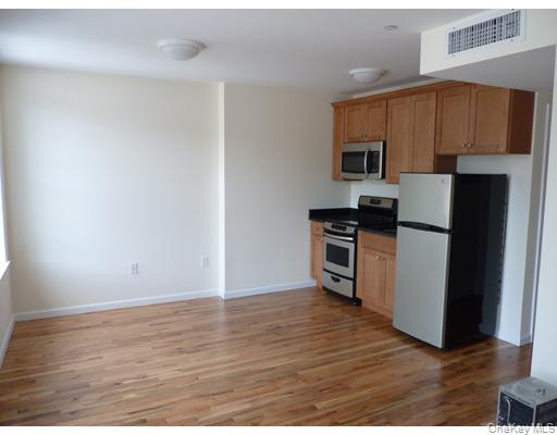 Photo - 122 Main St Unidad 303