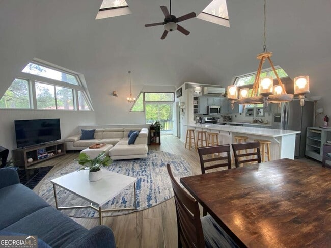 104 Turtle Ct SE