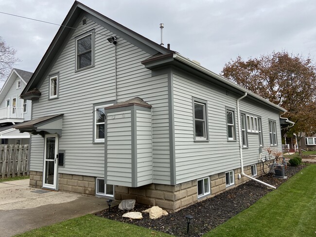 Photo - 717 S Fairview St