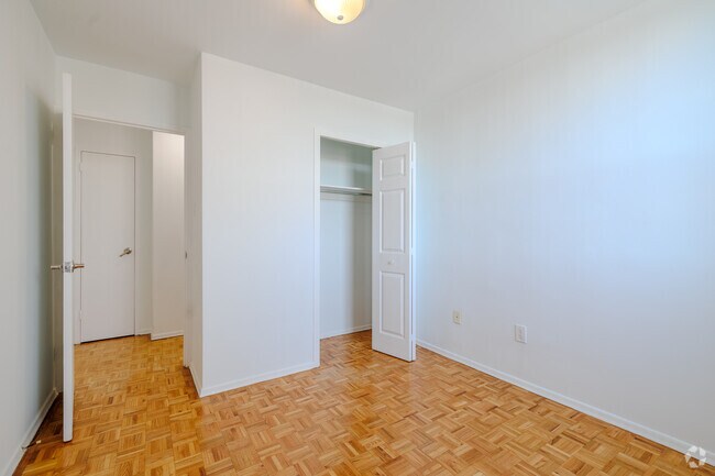 2BR, 1BA - 2nd Bedroom - 250 Frederick St