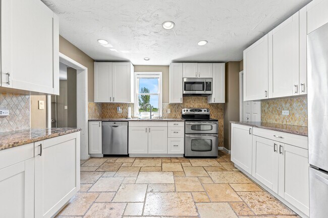 Photo - 7496 Wolf Rd