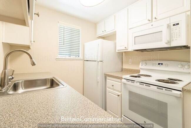 Photo - Spacious Two-Bedroom Townhome w/Modern Int...
