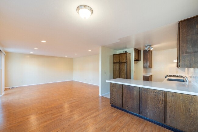 Photo - 25930 Narbonne Ave