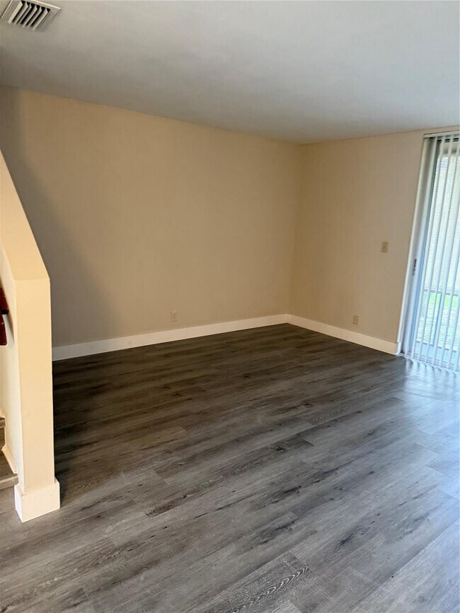 Photo - 1349 Sussex Dr