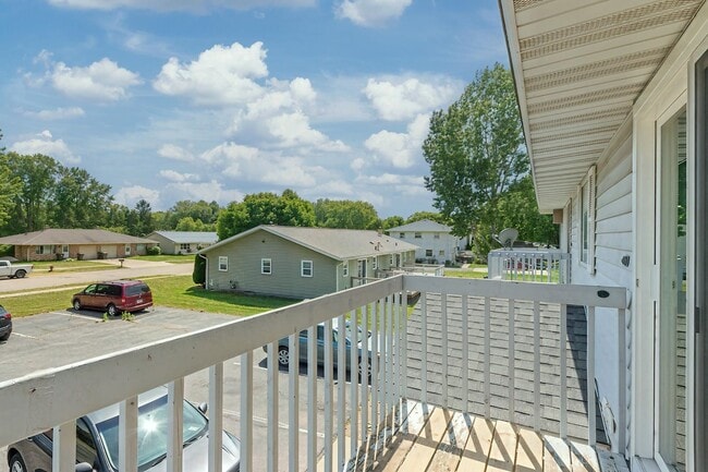 Photo - 16 W Klubertanz Dr