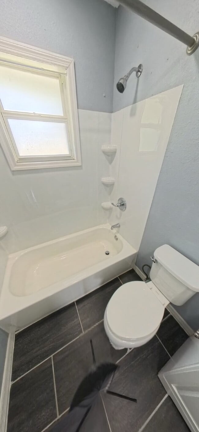 Photo - "Charming 3-Bed Oasis with 2 Full Baths in Keystone Heights – Spacious 1152 Sq Ft!"