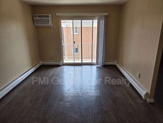 Photo - 2459 Montana Ave Unit 7