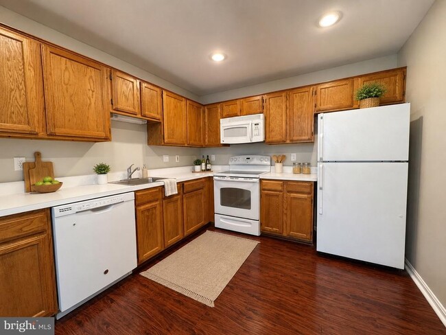 Photo - 8141 Bayonet Way Unit 204