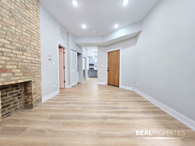 Photo - 428 W Belden Ave Unit 1