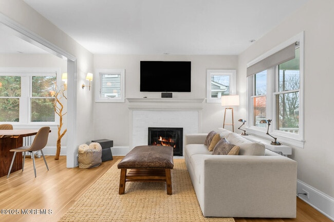 Photo - 27 Waterman Ave