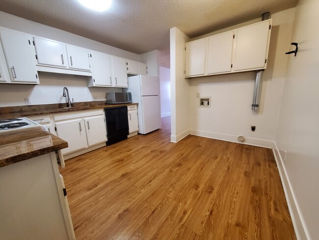 Photo - 1016 Jessamine Trail