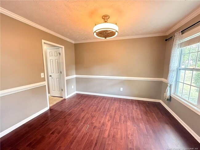 Photo - 281 Tower Dr