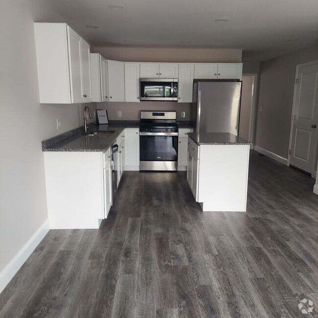 Building Photo - 5 5th St Unit 5A Fifth St. Rental