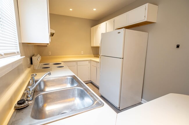 Photo - 1318 Melvin St