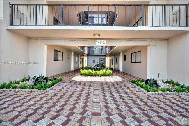 Building Photo - 8400 SW 133rd Avenue Rd Unit 316 Rental