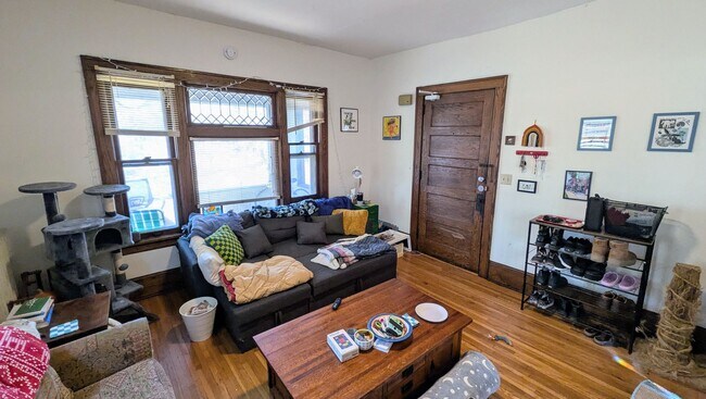 Photo - 2 Bedroom Apartment in Prospect Park - Available September 1st! Unidad 4
