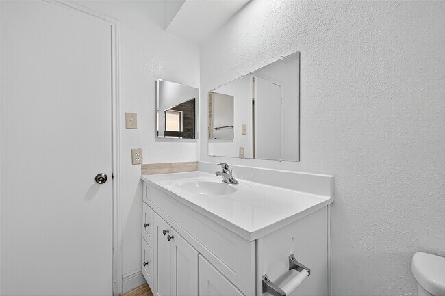 Building Photo - 4422 Wee Lassie Ln