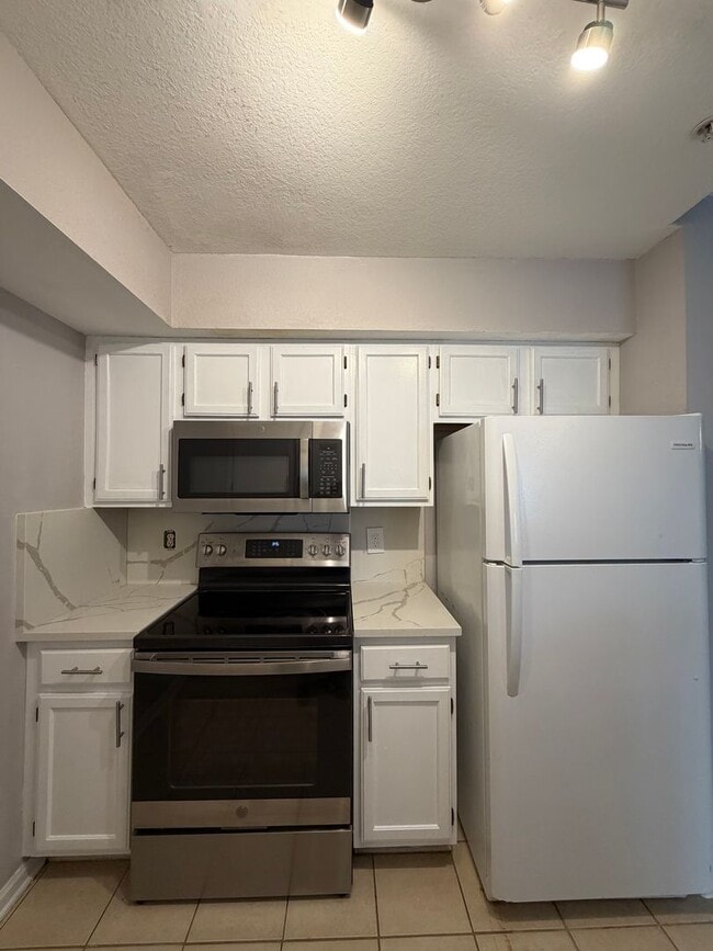 Photo - Newly Upgraded and Spacious 2B/2B Unfurnished Condo near Beach in Destin!