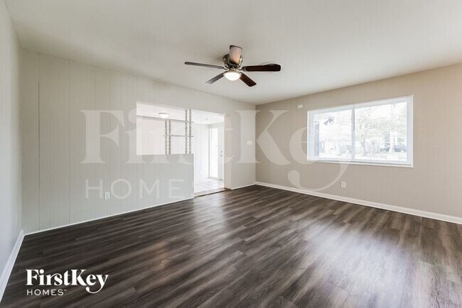 Photo - 3711 Kelly St