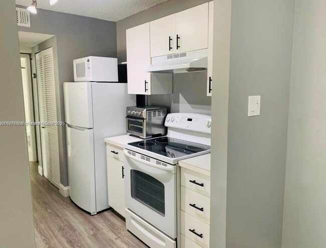 Building Photo - 10450 SW 157th Ct Unit 203 Rental