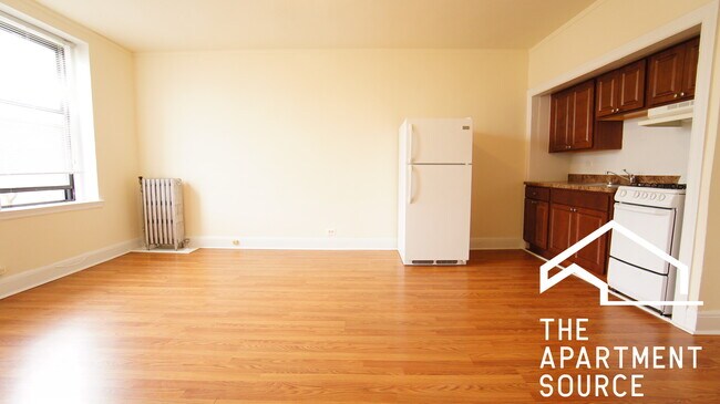 Photo - 2774 N Milwaukee Ave