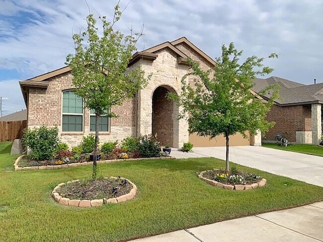 Building Photo - 4016 Spur Trail Dr Rental