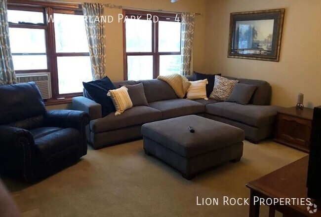 Building Photo - Modern Comfort in a Lakeside Setting – 1-B... Unit 4 Rental