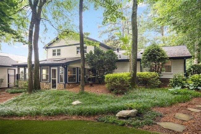 Photo - 4989 Kingswood Dr