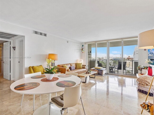 Photo - 10350 W Bay Harbor Dr