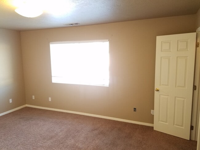 Photo - 2 Bedroom/1.5 Bathroom Townhome