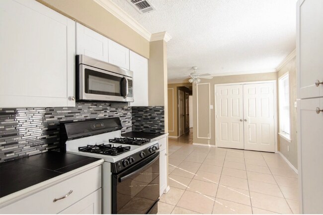 Photo - 830 E Linda Dr