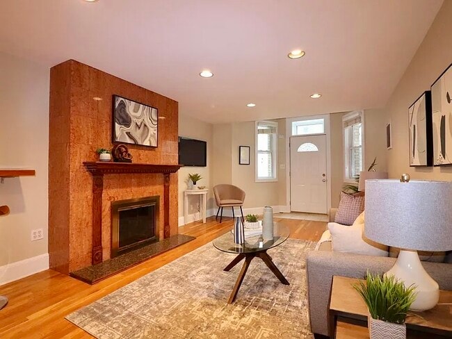 352 Tappan St Unit 1