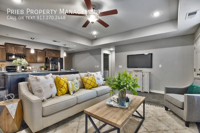 Photo - 12307 S Chelsea St Unidad 102-B1