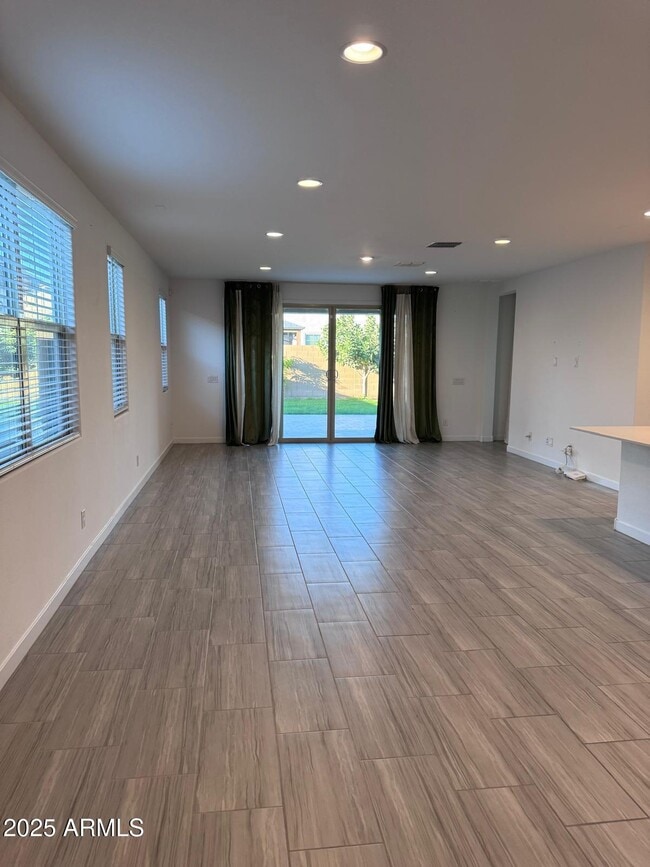 Photo - 80 E Elmwood Pl