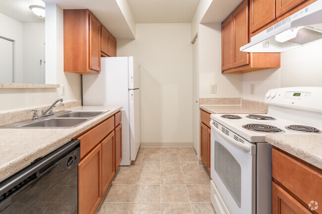2BR,1BA,911SF - The Providence