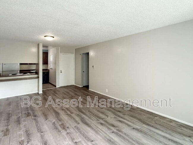 Building Photo - 944 Fletcher Ln Unit 11